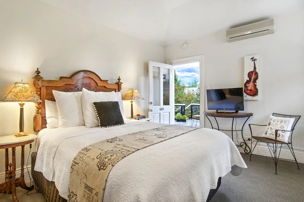 Captains Retreat Apartments and Cottages