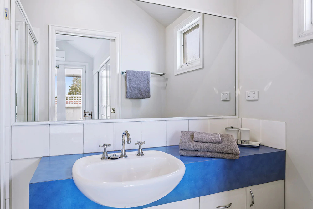 Captains Retreat Apartments and Cottages