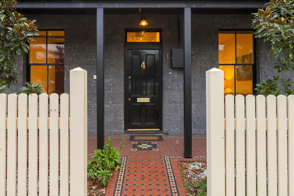Captains Retreat Apartments and Cottages