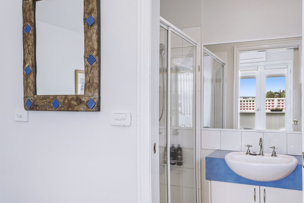 Captains Retreat Apartments and Cottages
