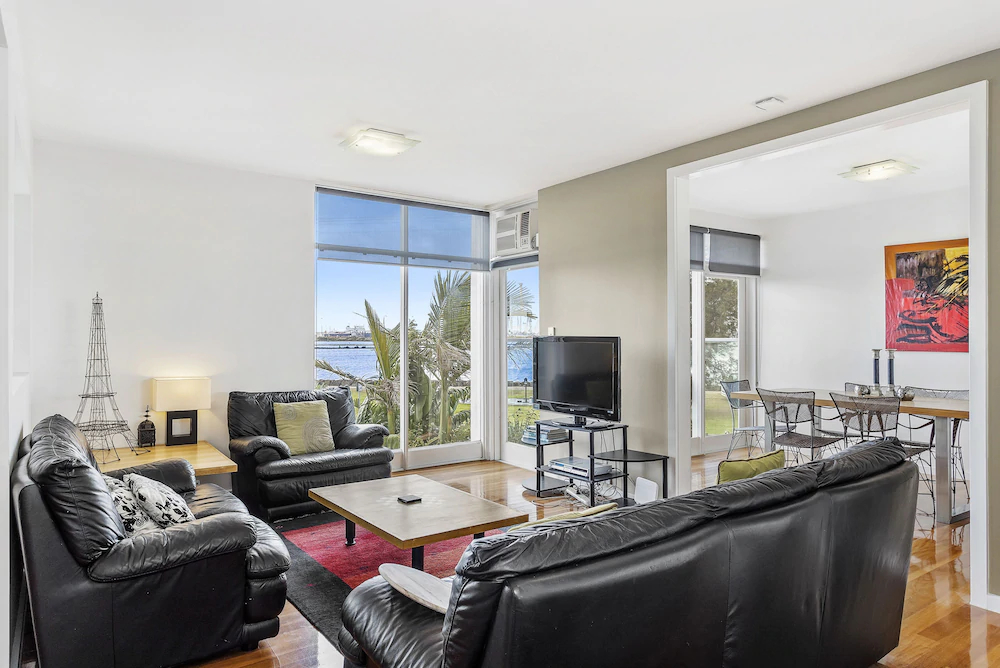 Captains Retreat Apartments and Cottages