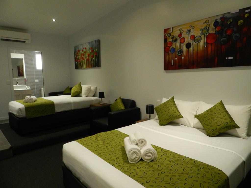 Sanctuary Park Motel