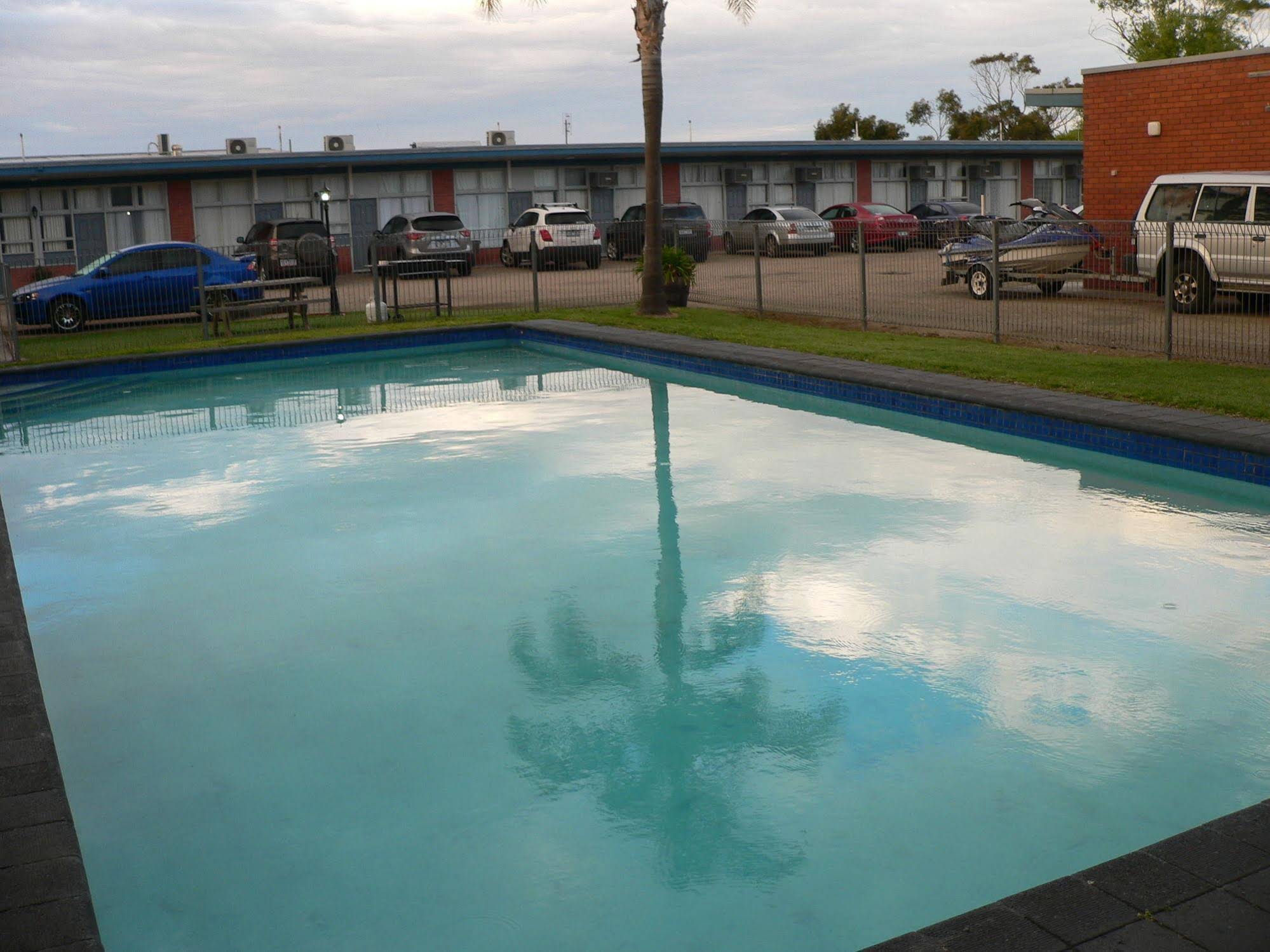 Ship Inn Motel