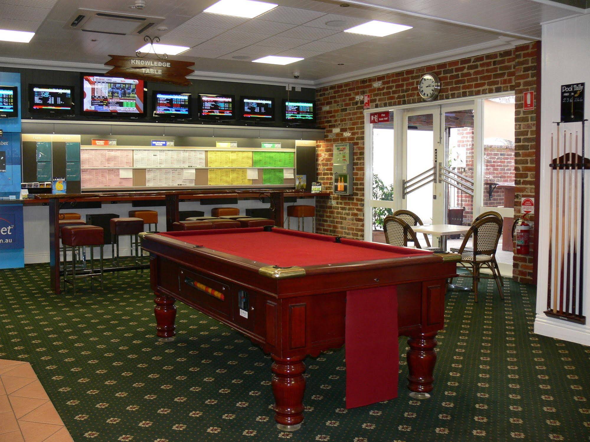 The Yarrawonga Hotel