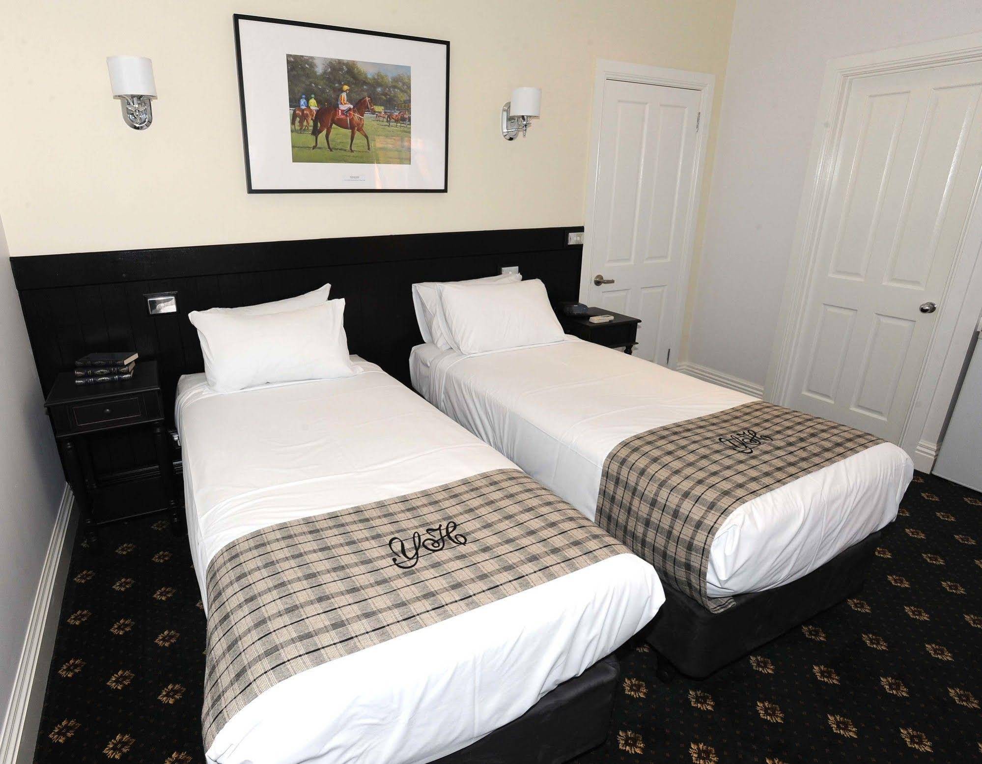 The Yarrawonga Hotel