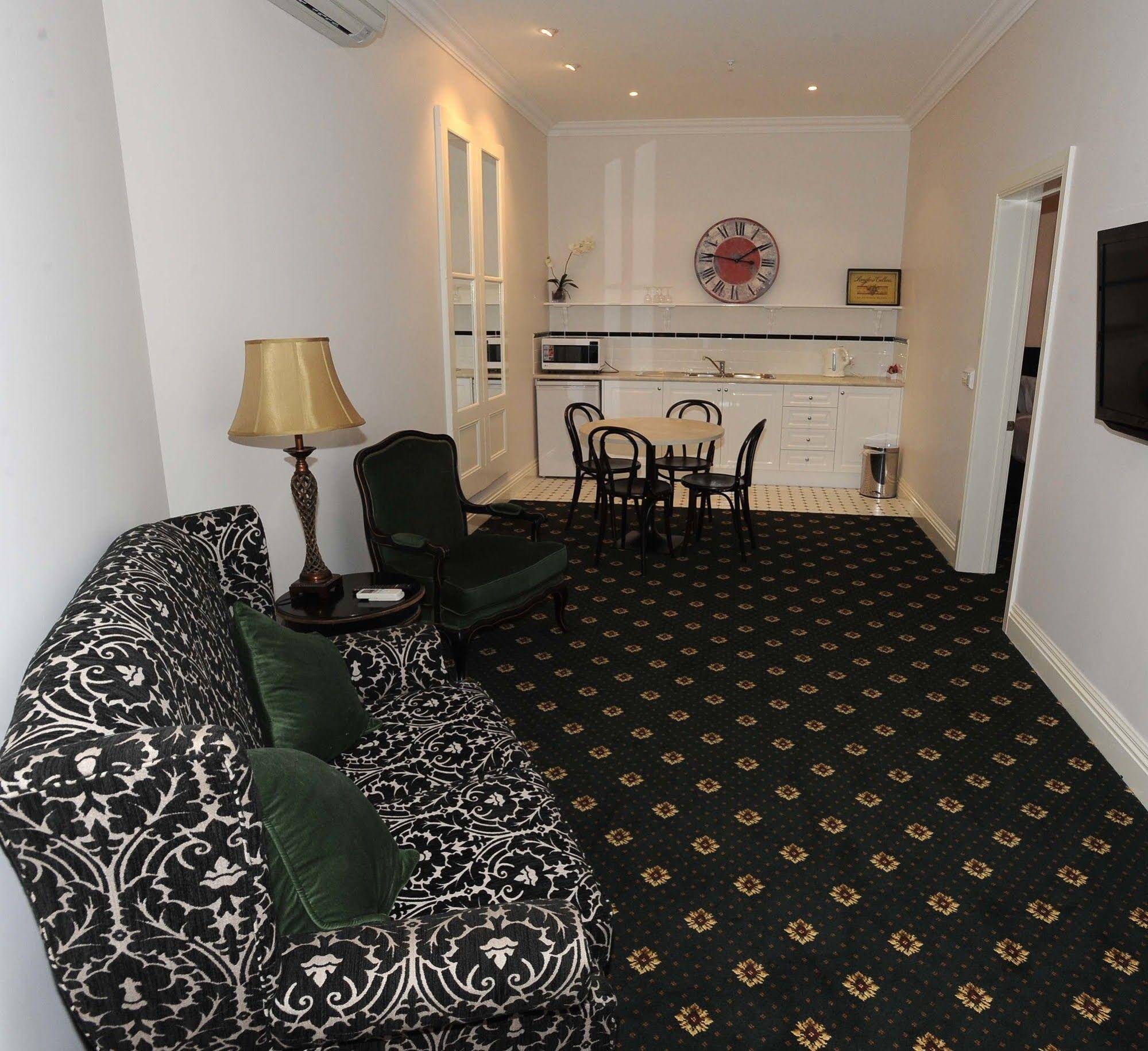The Yarrawonga Hotel
