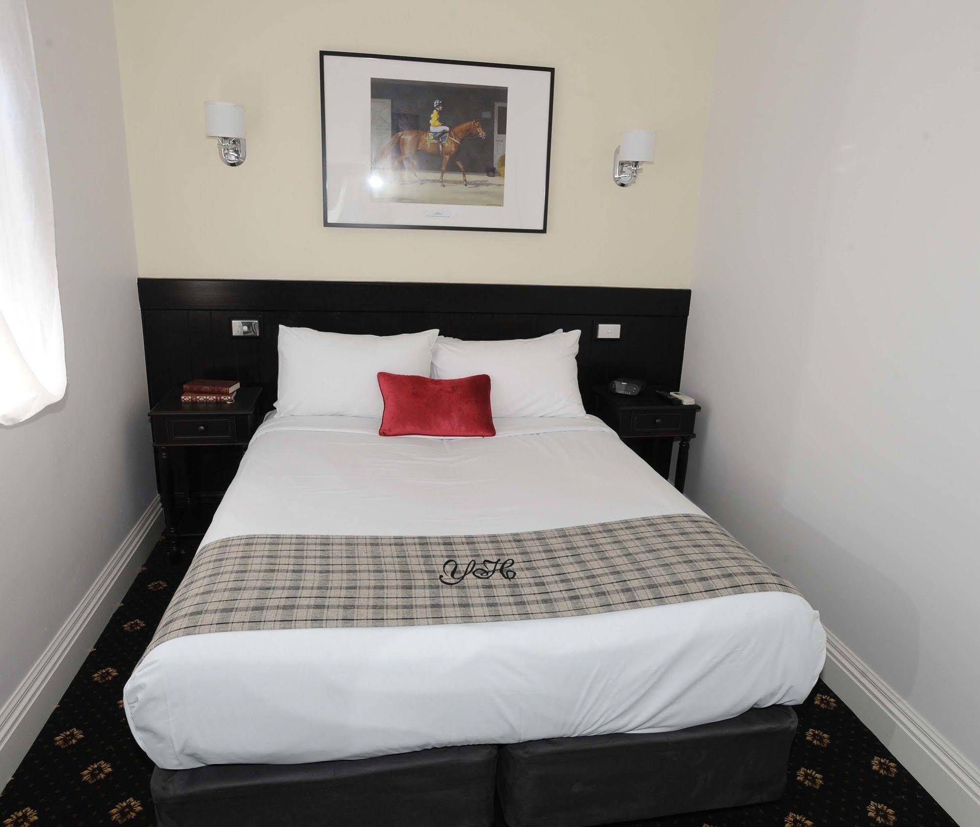 The Yarrawonga Hotel