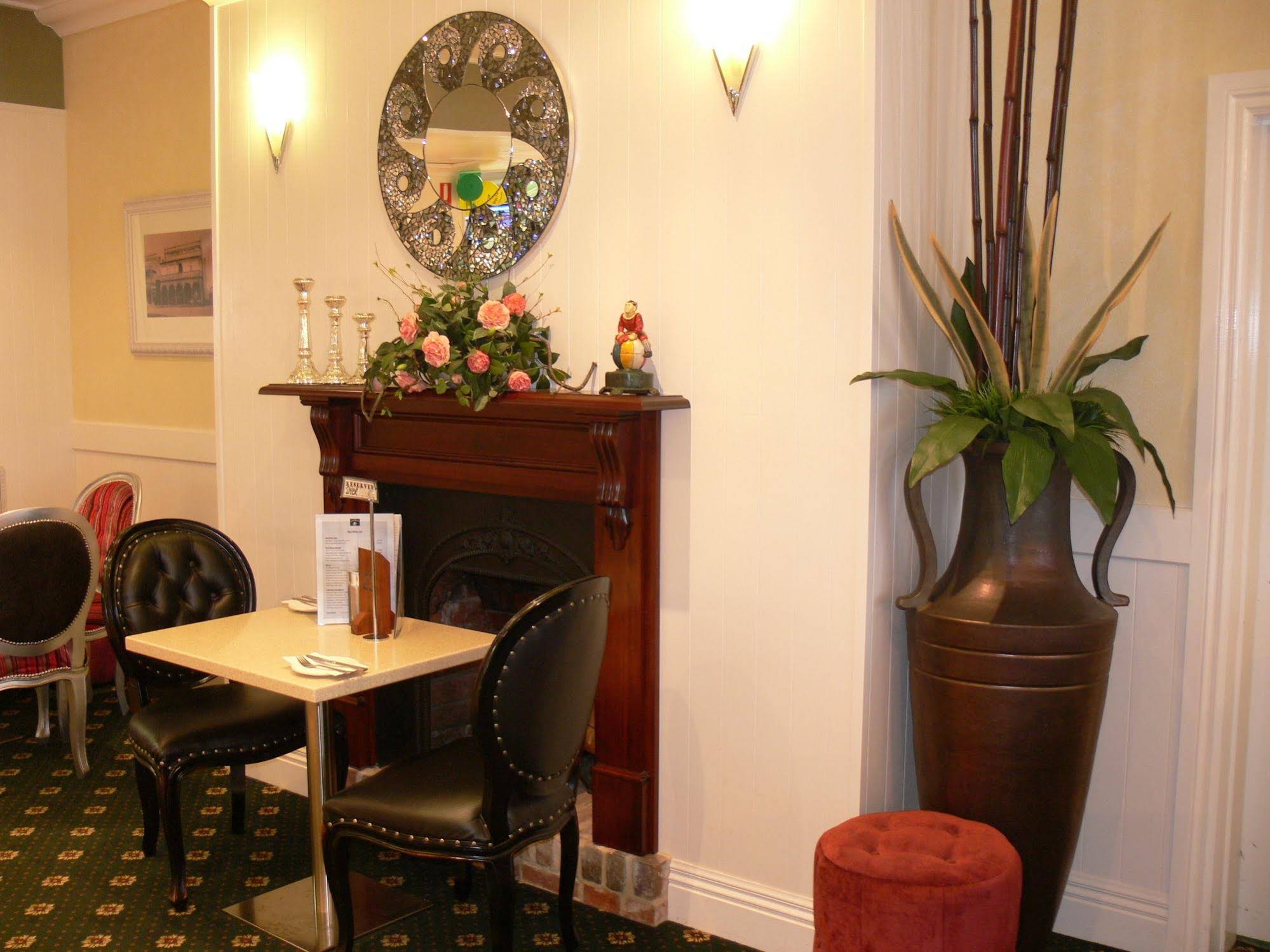 The Yarrawonga Hotel