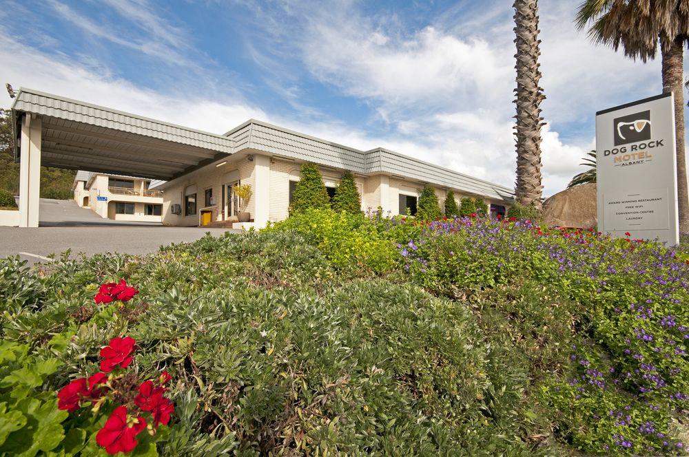 Albany Dog Rock Motel