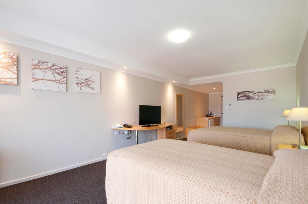 Albany Dog Rock Motel