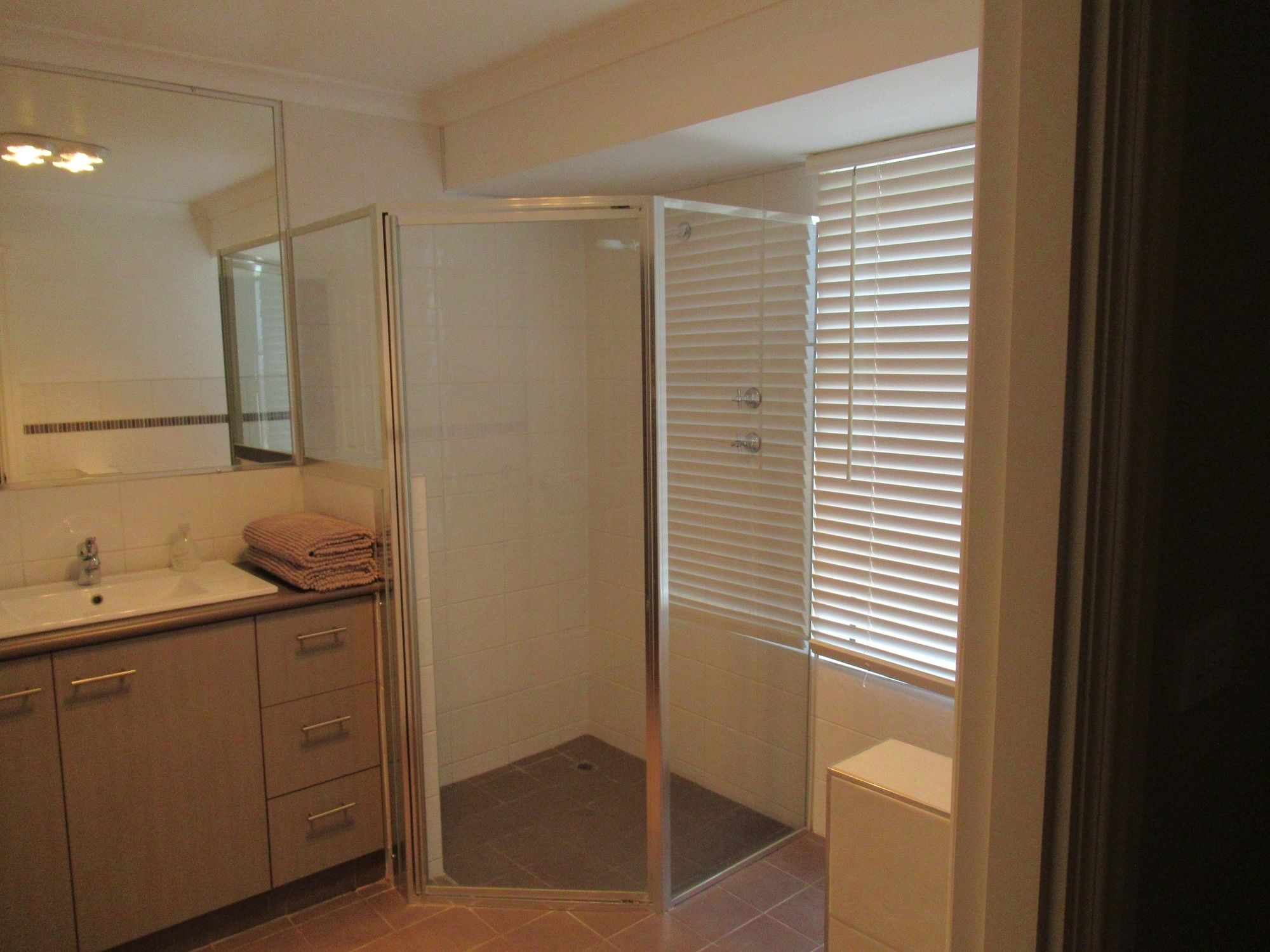 Albany Holiday House