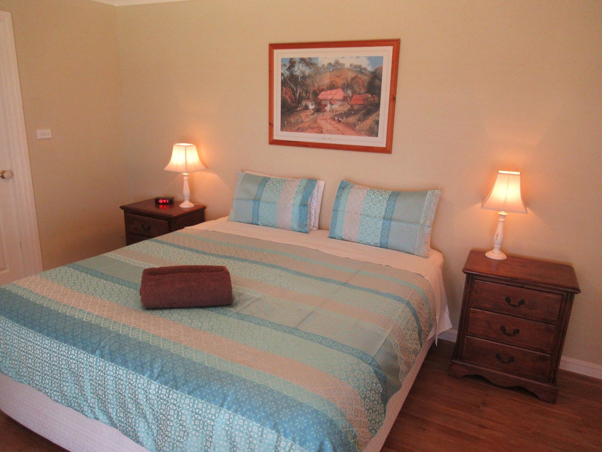 Albany Holiday House