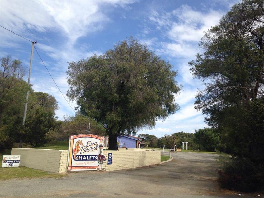 Emu Beach Chalets