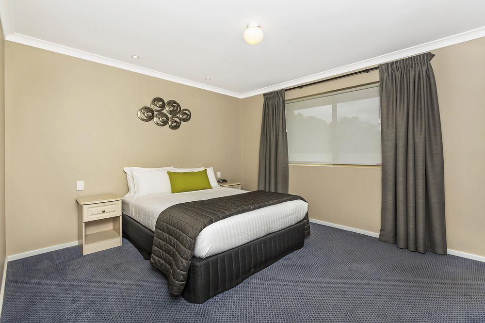 Quality Apartments Banksia Gardens.