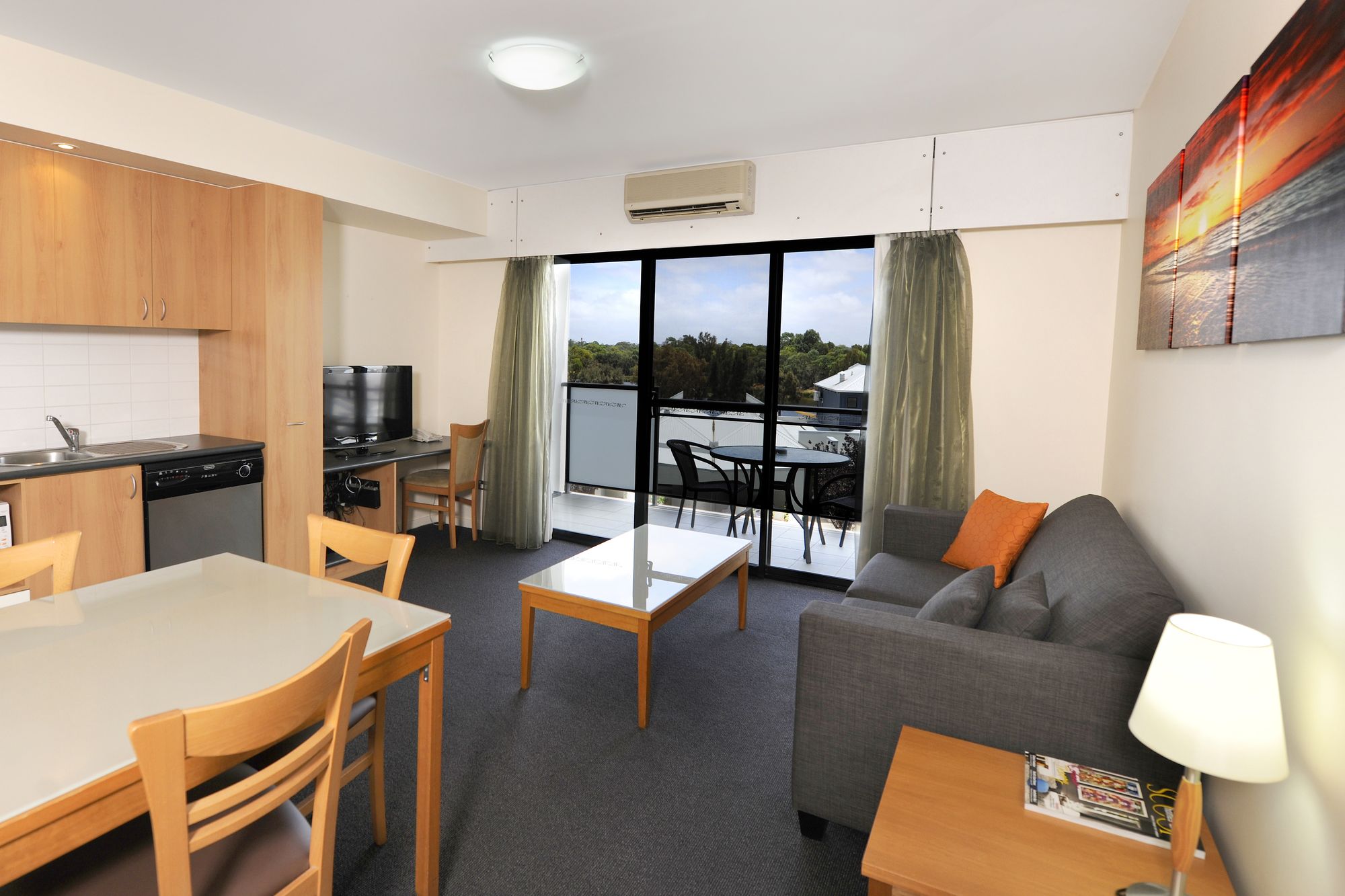 Assured Ascot Quays Apartment