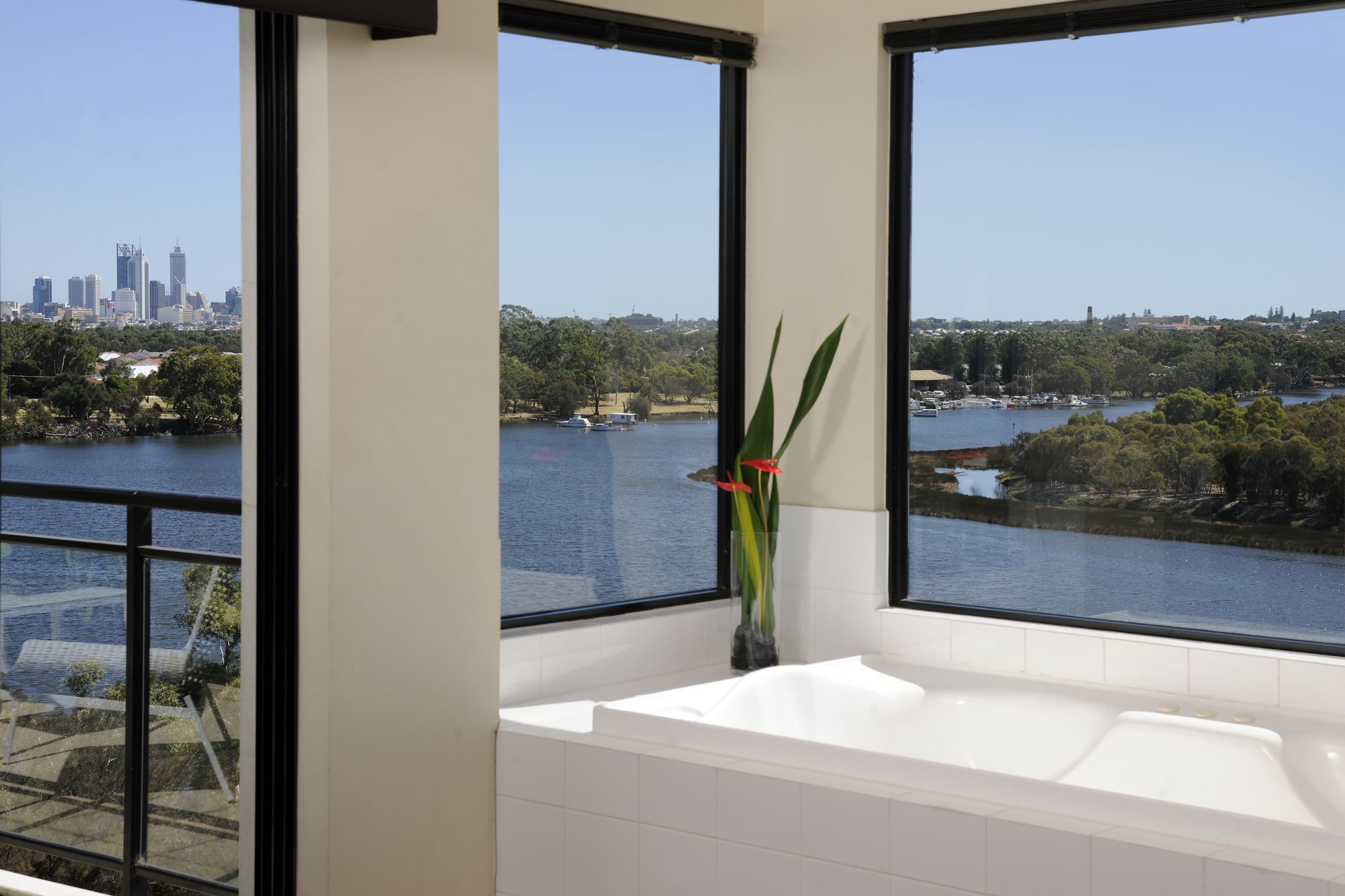 Assured Ascot Quays Apartment