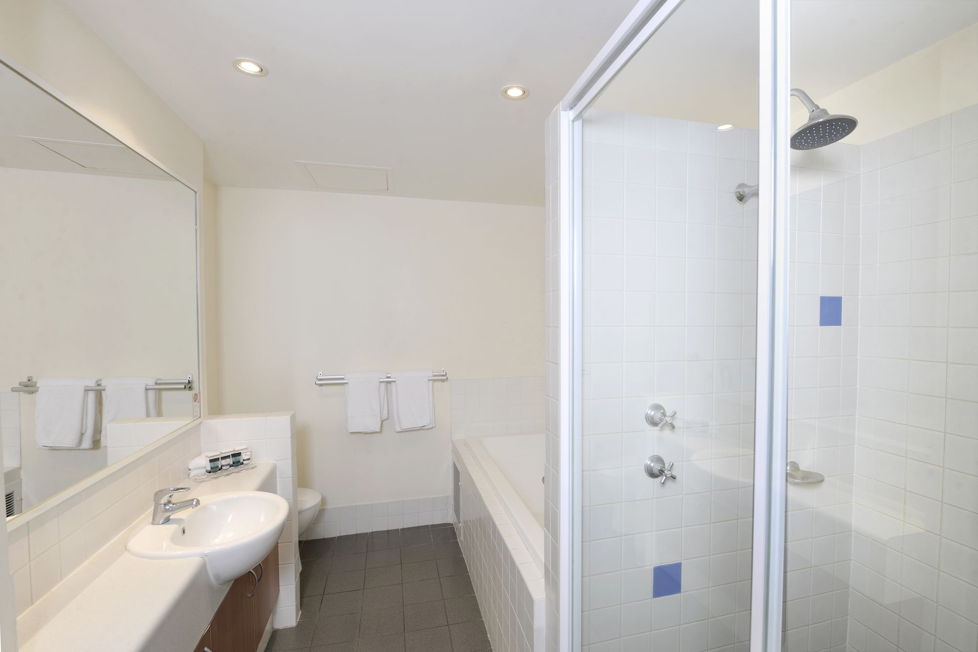 Assured Ascot Quays Apartment