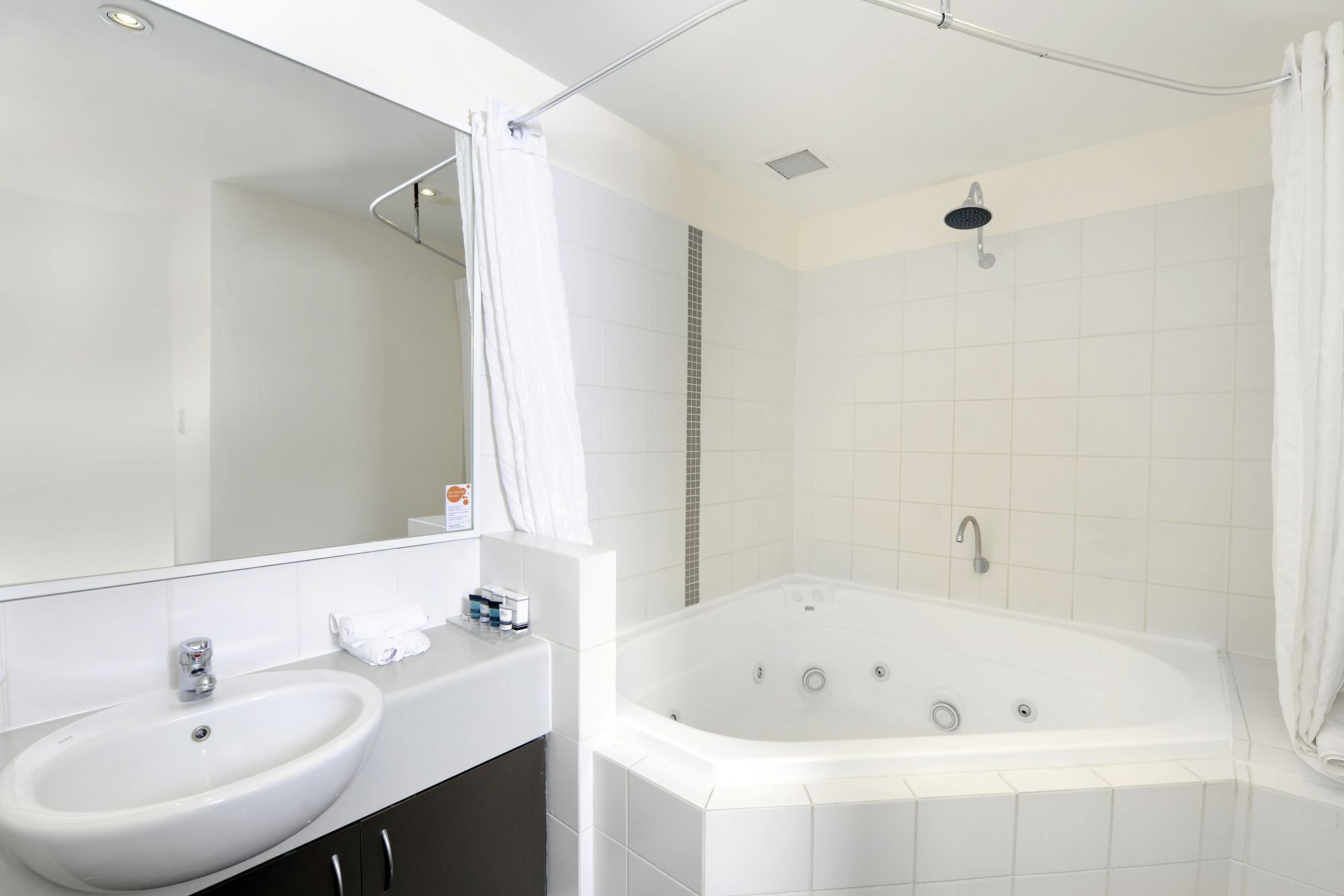 Assured Ascot Quays Apartment