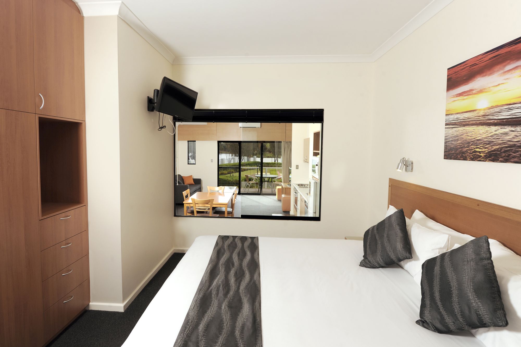 Assured Ascot Quays Apartment