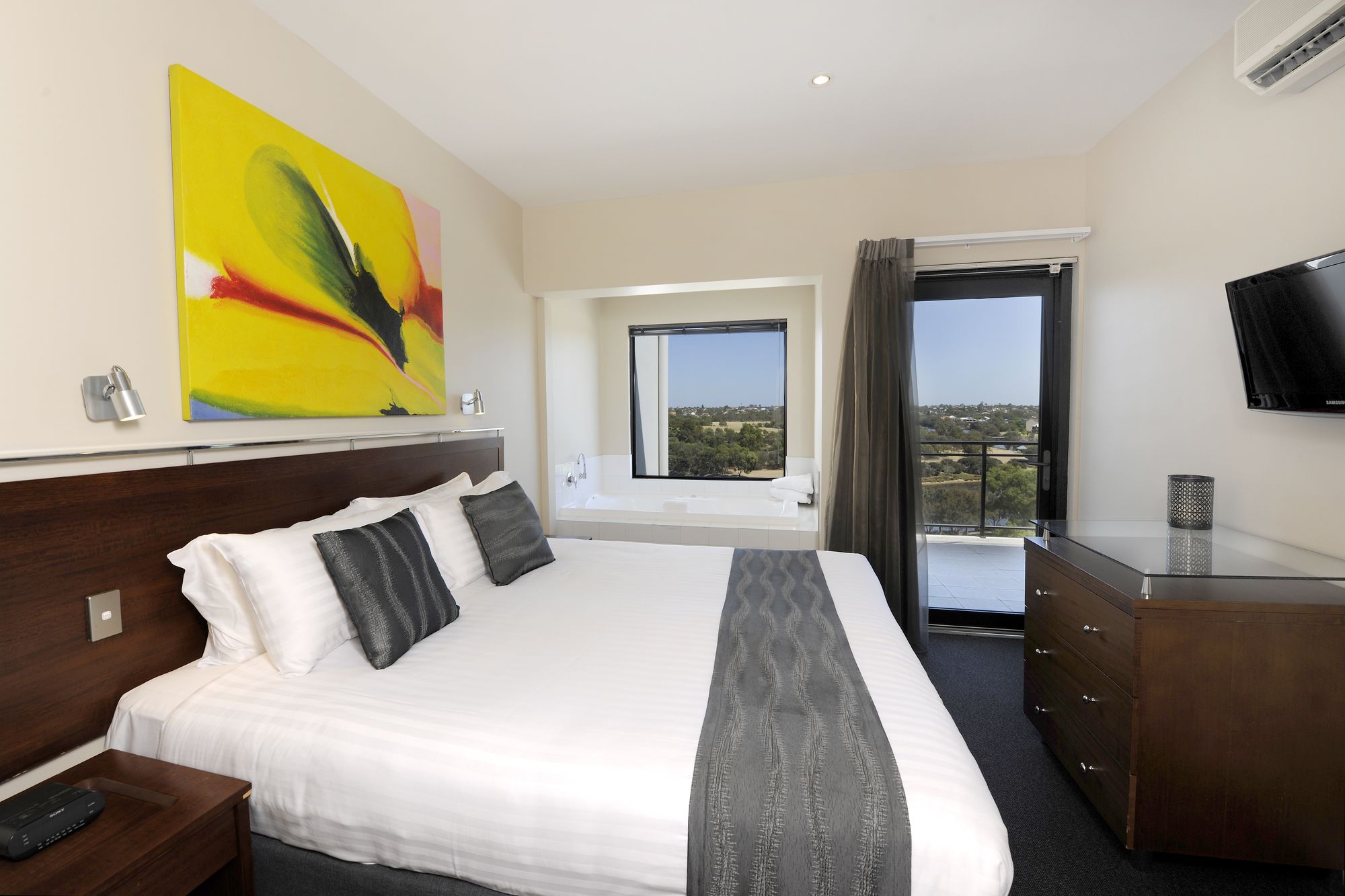 Assured Ascot Quays Apartment