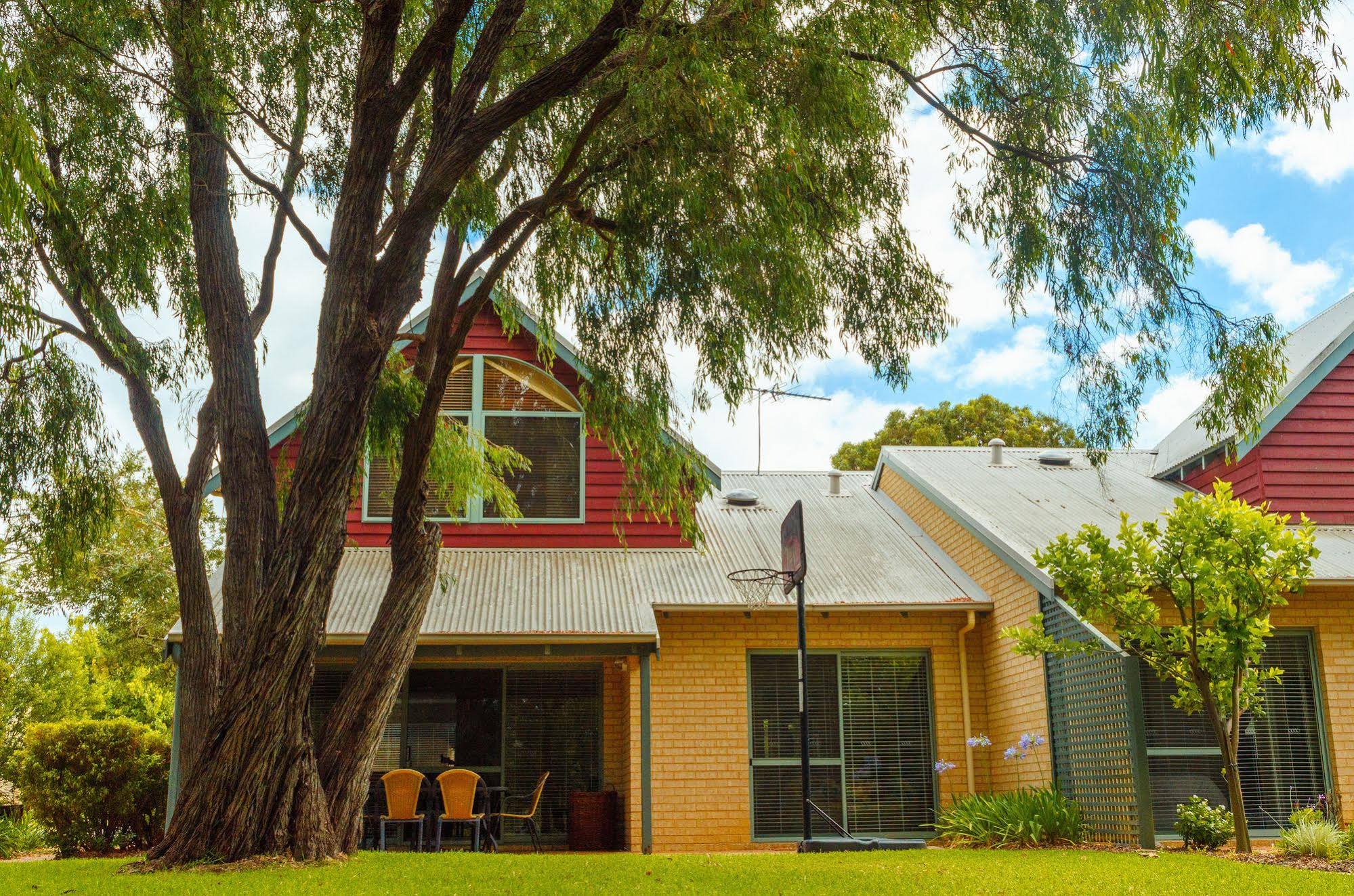 Bayshore Beachside Resort