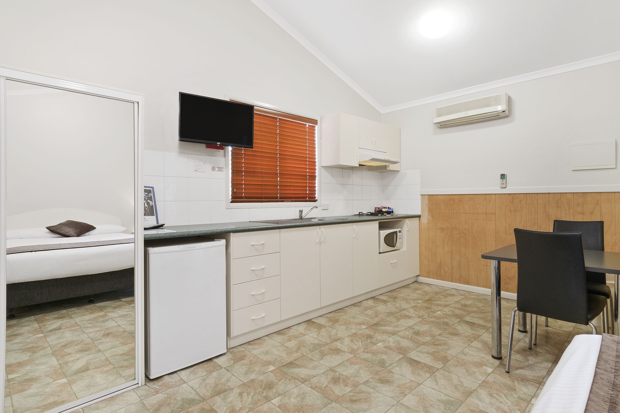 Woodman Point Holiday & Caravan Park