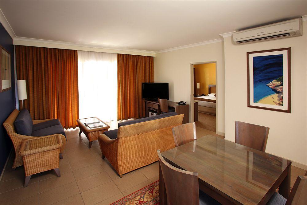 Mantra Geraldton