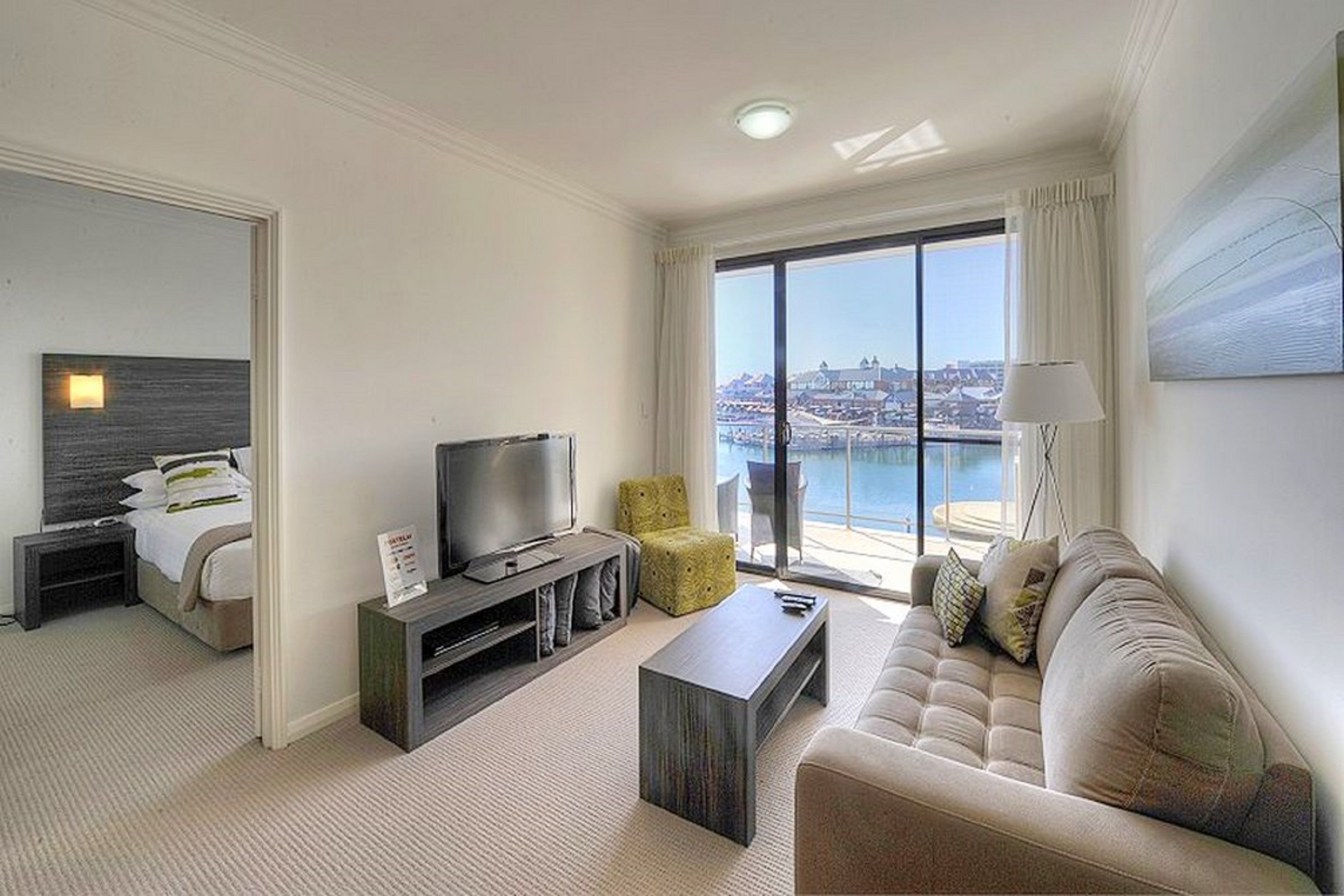 Dolphin Quay Apartment Hotel