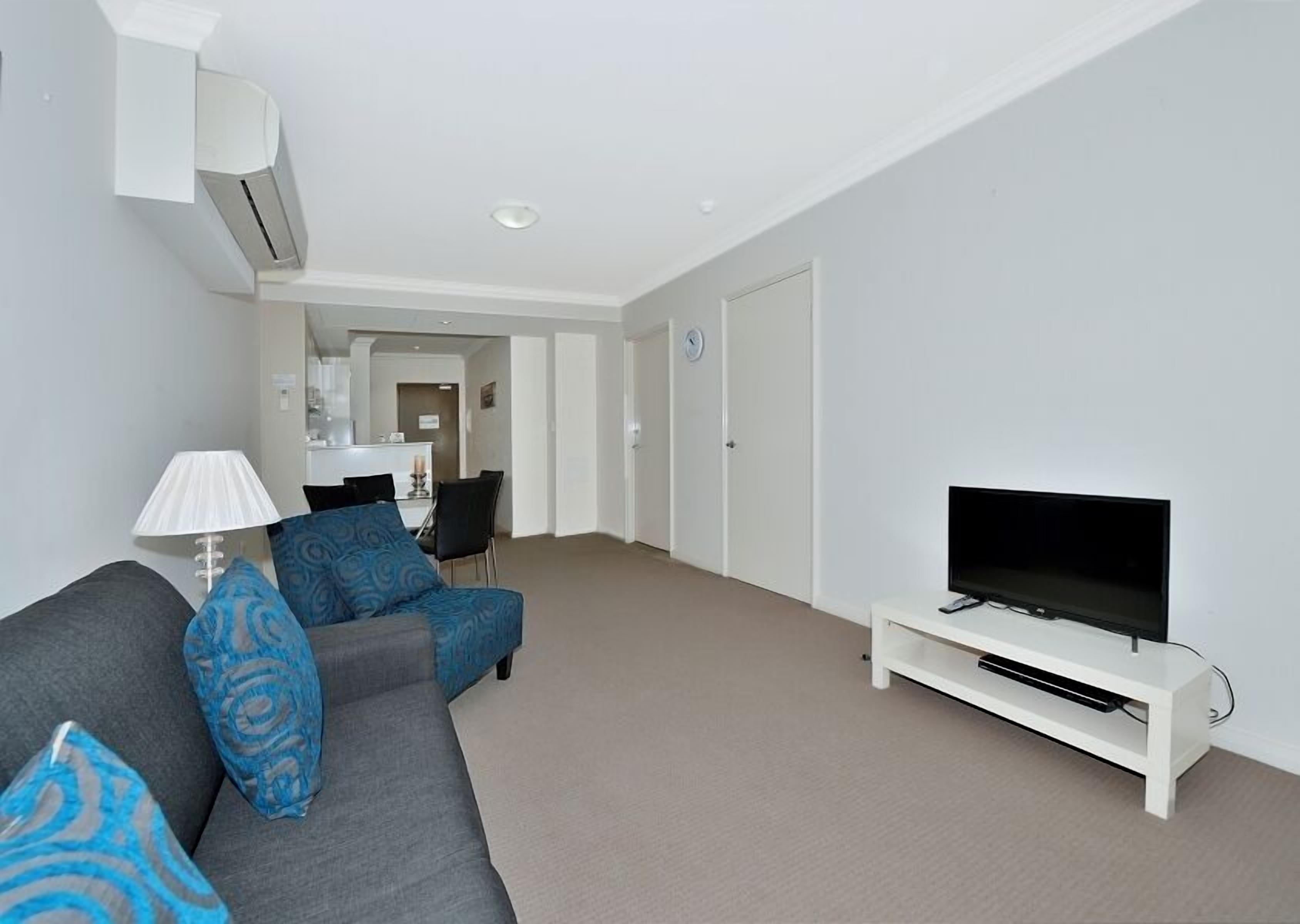 Dolphin Quay Apartment Hotel