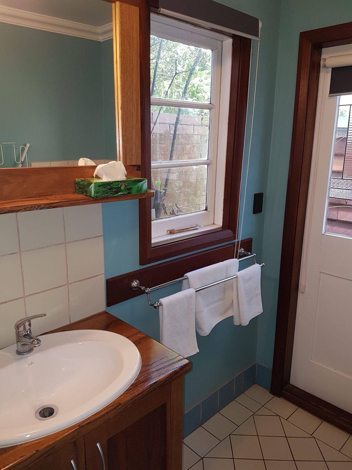 Admiral Stirling Inn