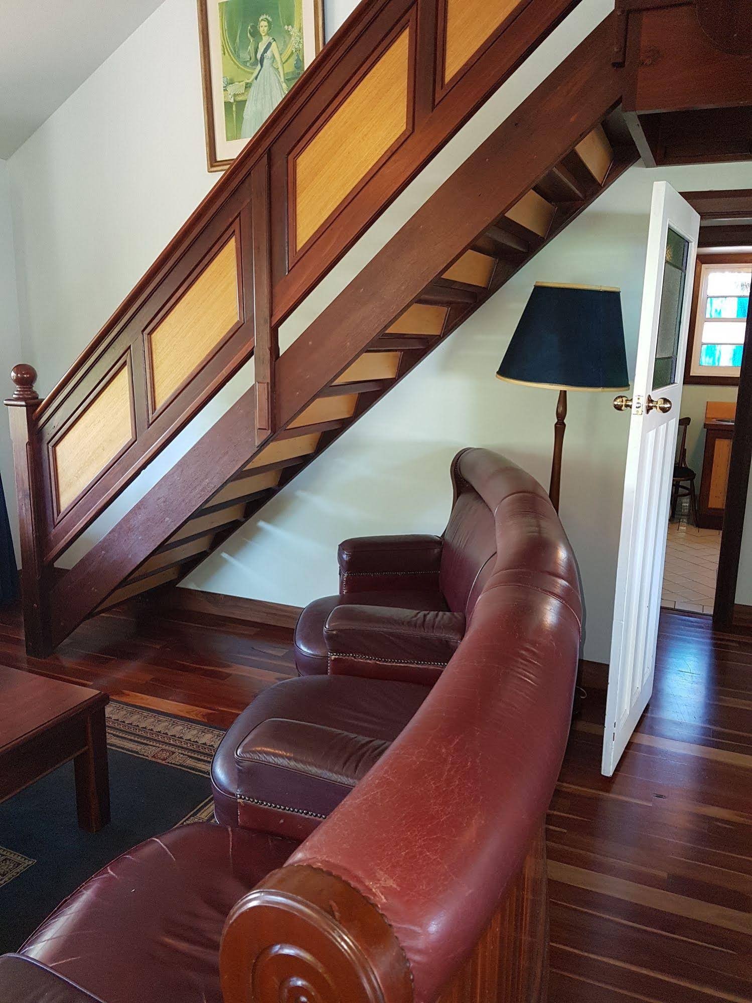 Admiral Stirling Inn