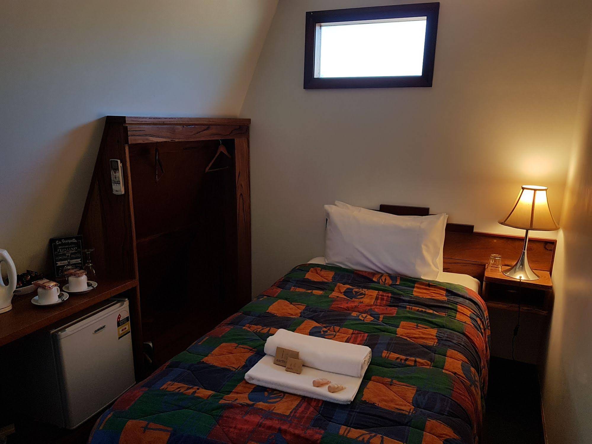 Admiral Stirling Inn