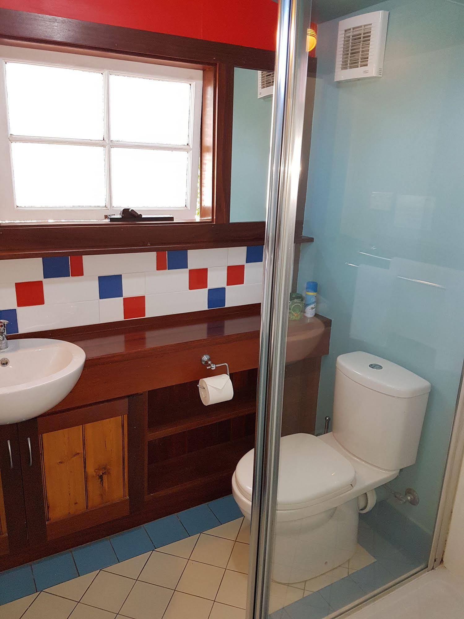 Admiral Stirling Inn