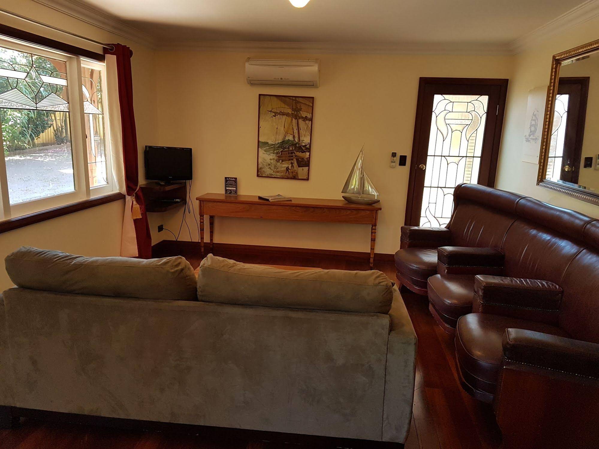 Admiral Stirling Inn