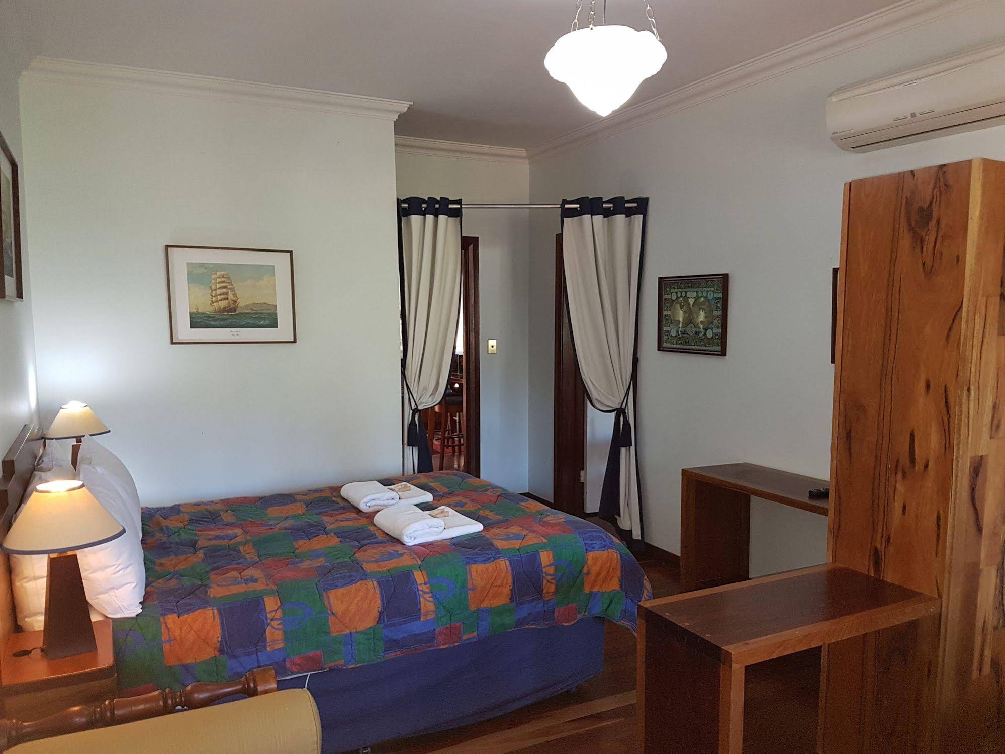 Admiral Stirling Inn