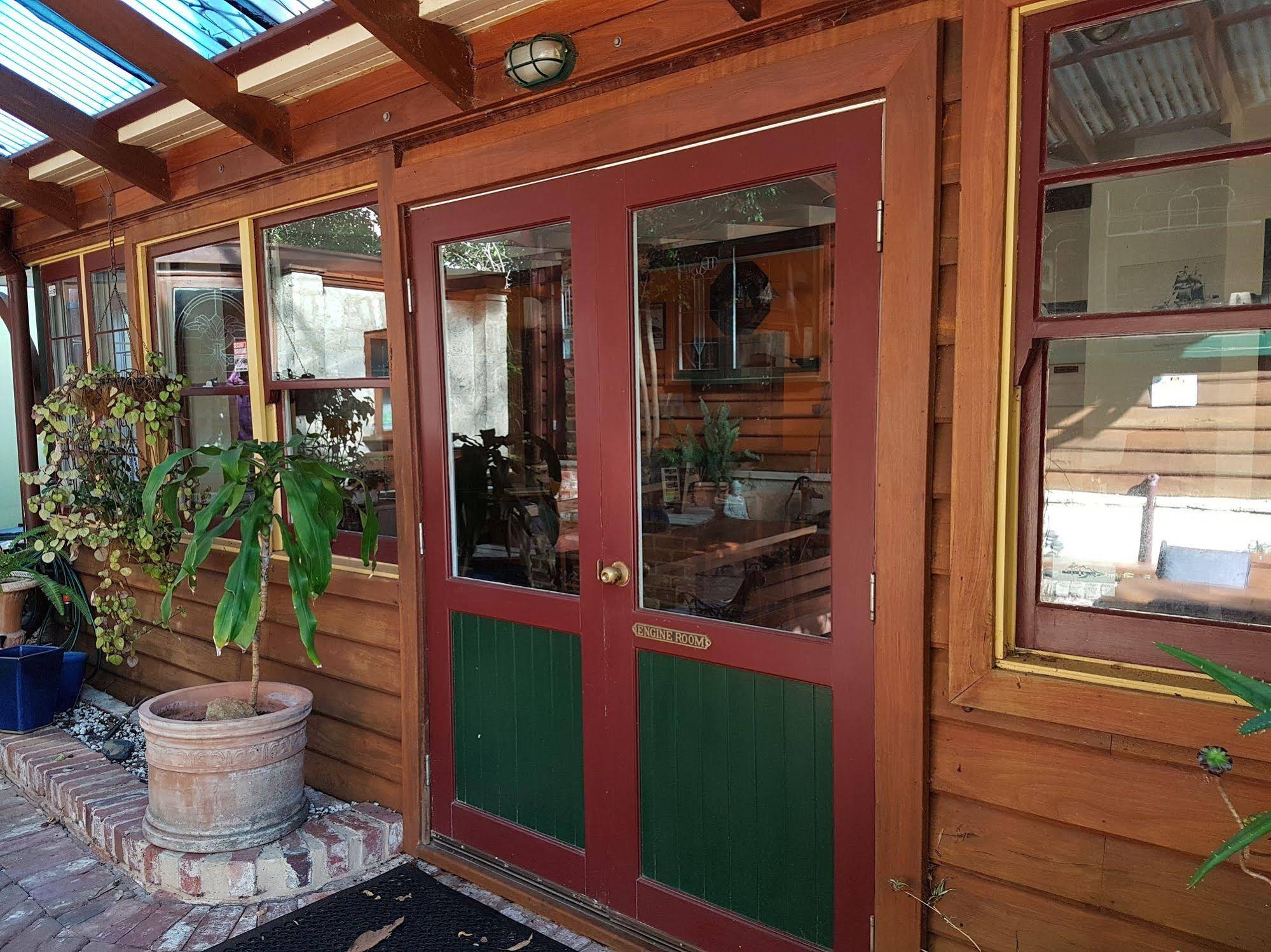 Admiral Stirling Inn