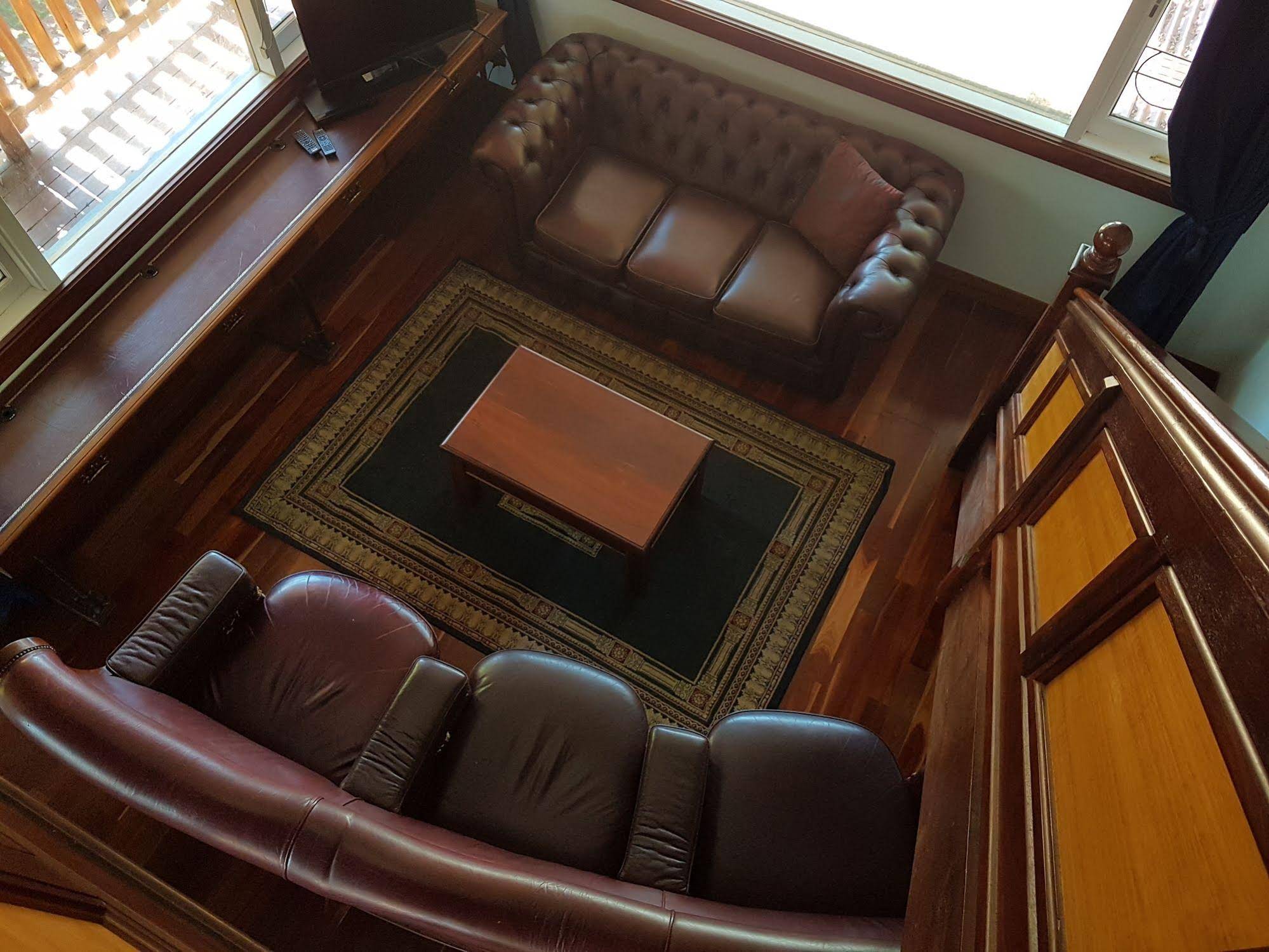 Admiral Stirling Inn