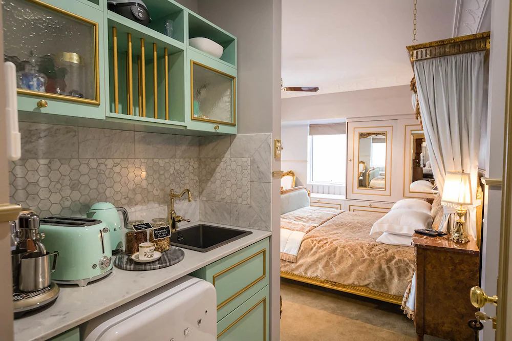 Margaret River Antiques & Studio Guest Suites