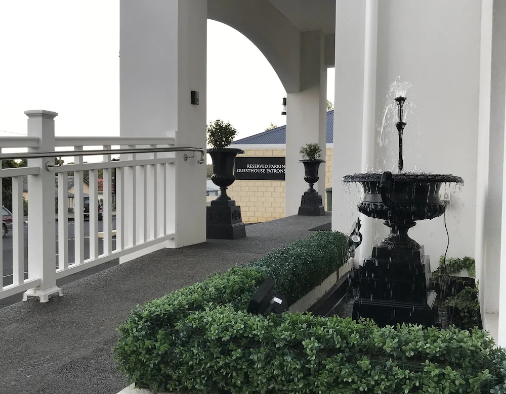 Margaret River Antiques & Studio Guest Suites