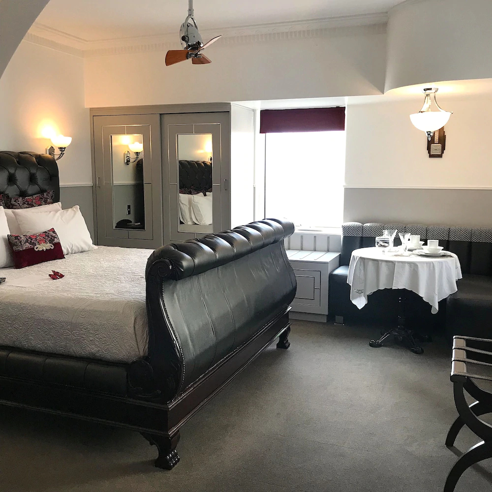 Margaret River Antiques & Studio Guest Suites