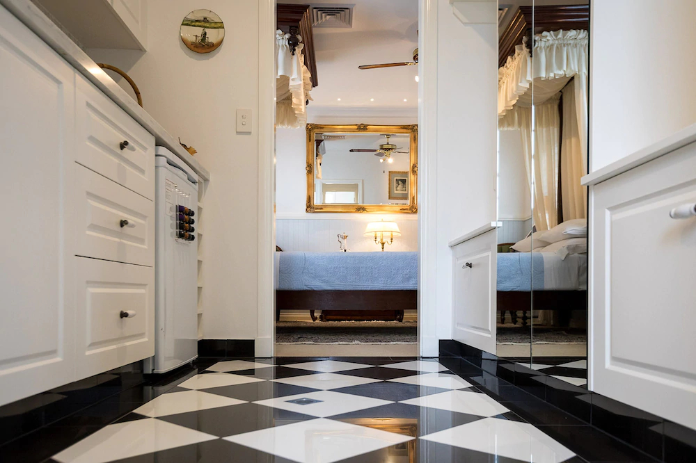 Margaret River Antiques & Studio Guest Suites