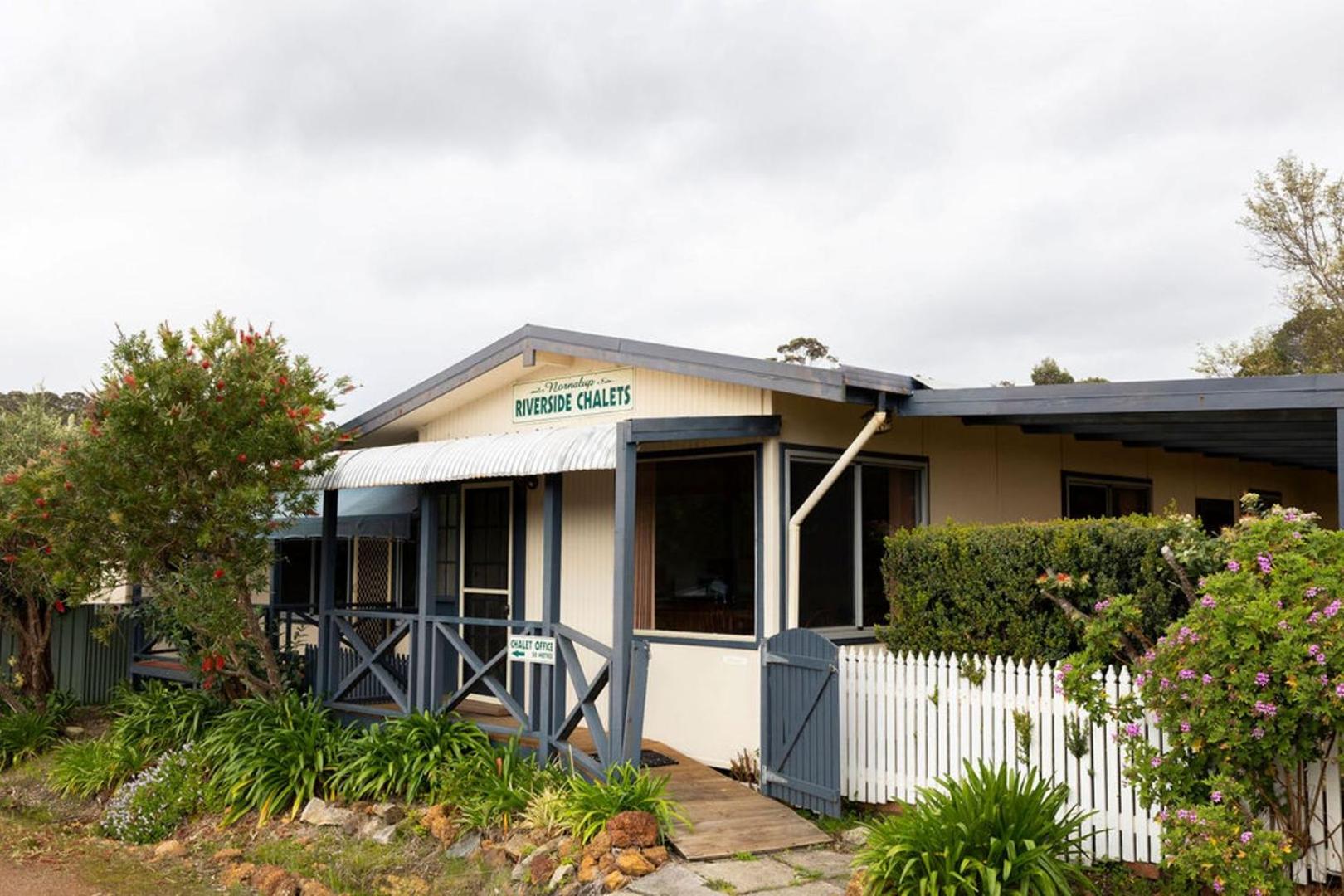 Nornalup Riverside Chalet