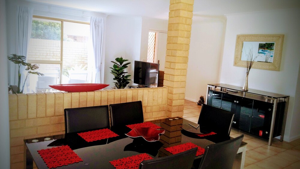 Camelias Boutique Cottage In Dianella