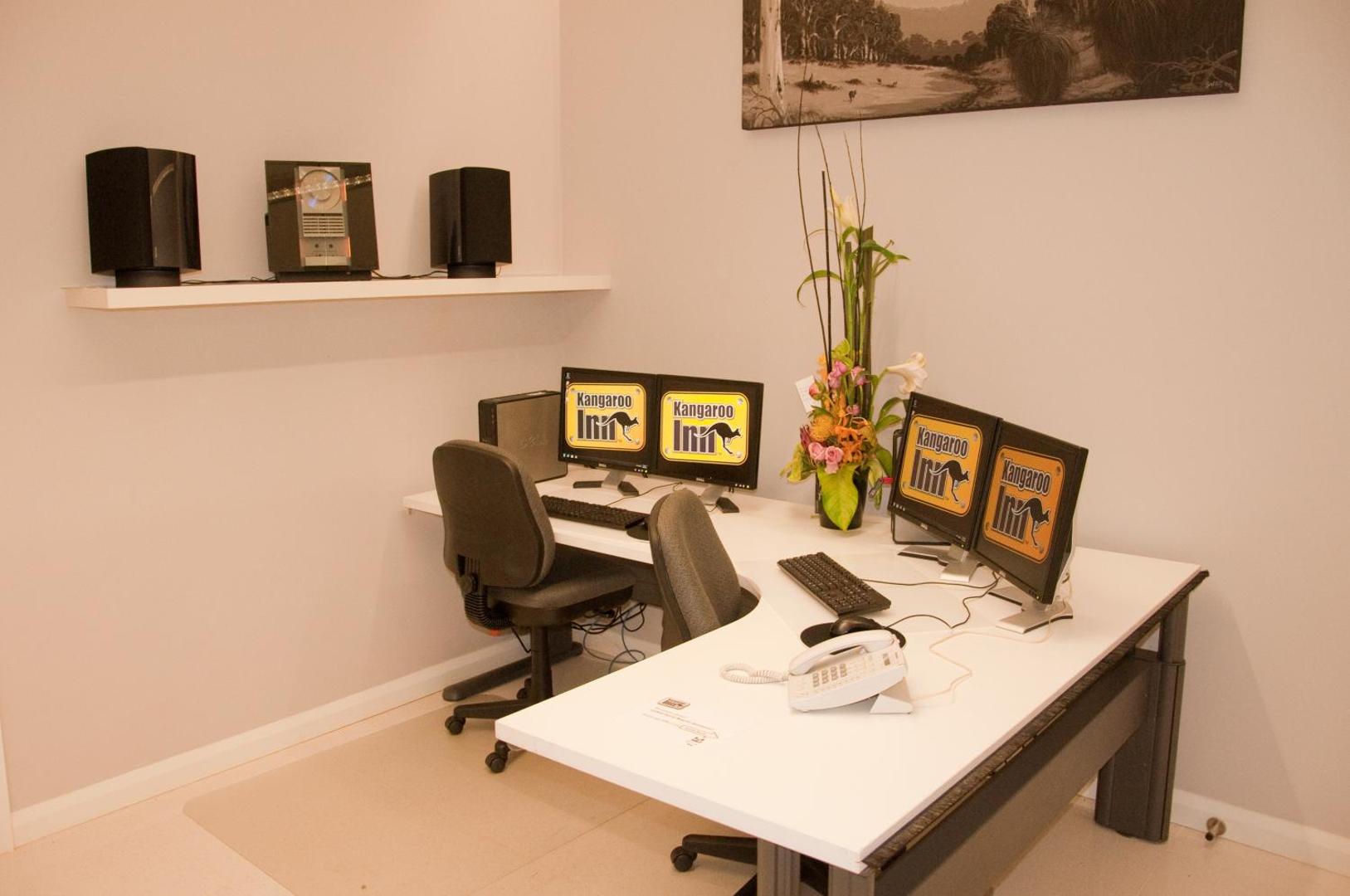 Kangaroo Inn - Hostel