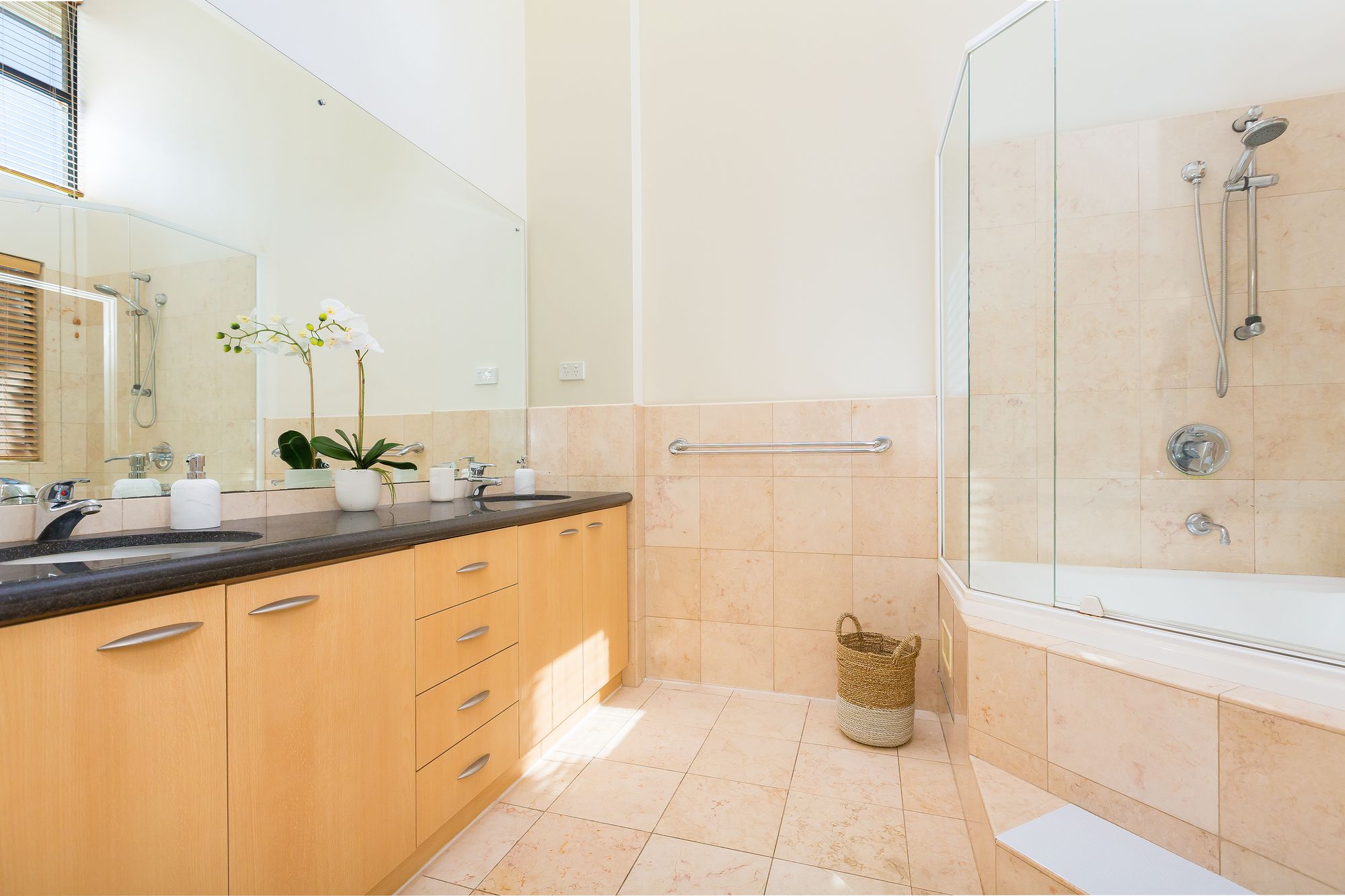 Luxurious Perth Townhouse