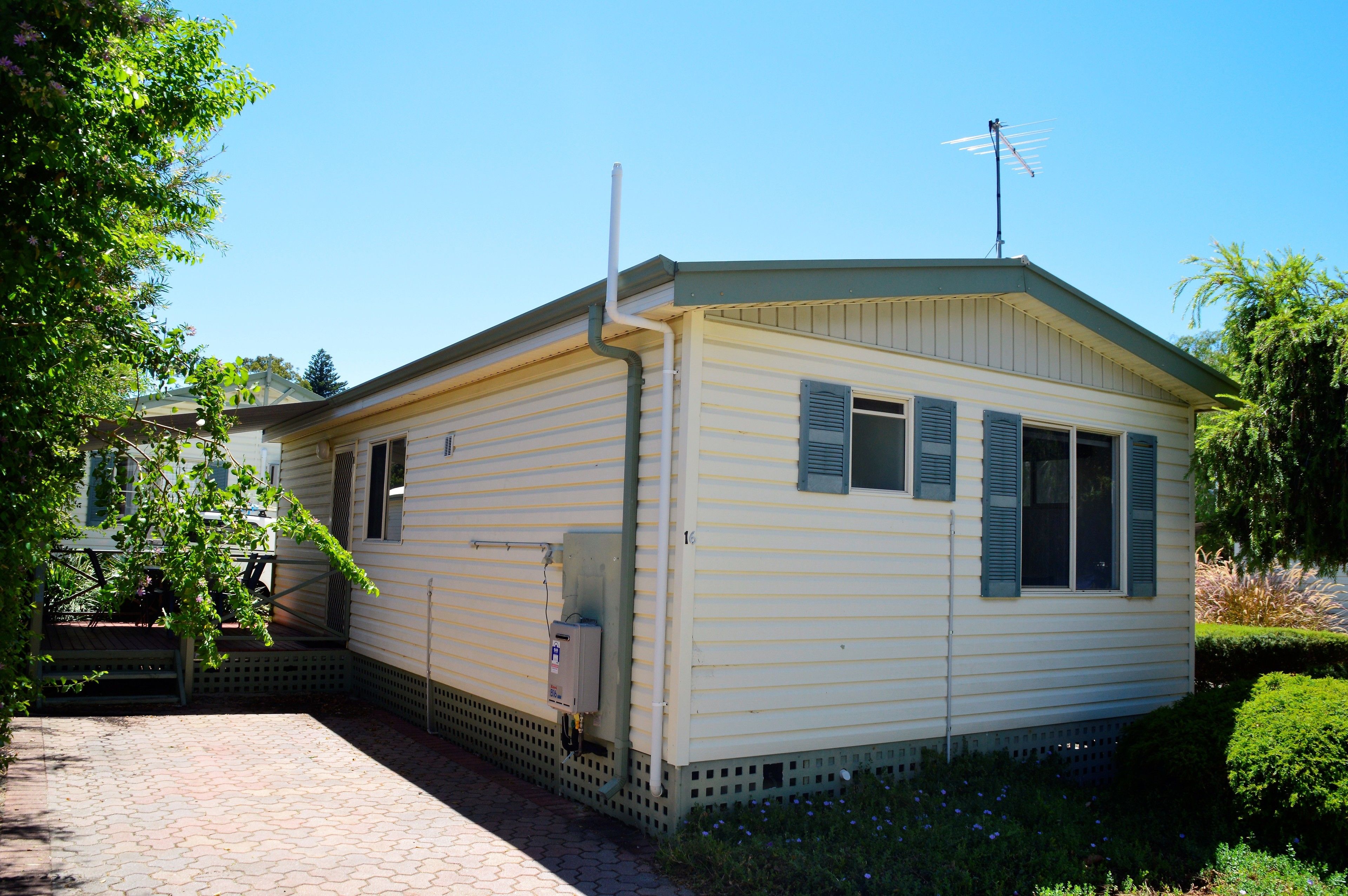 Perth Airport Holiday & Caravan Park