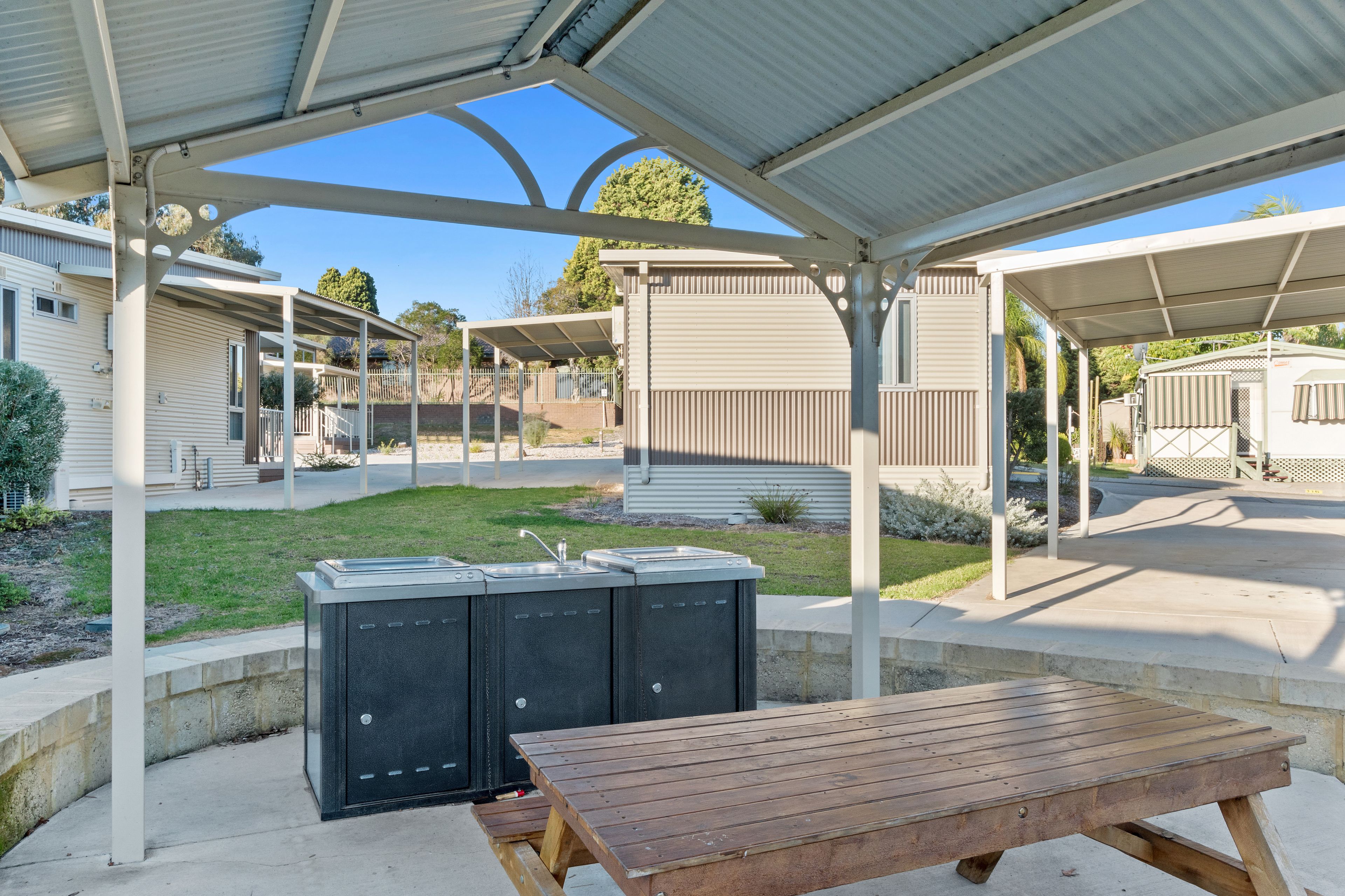 Swan Valley Holiday & Caravan Park