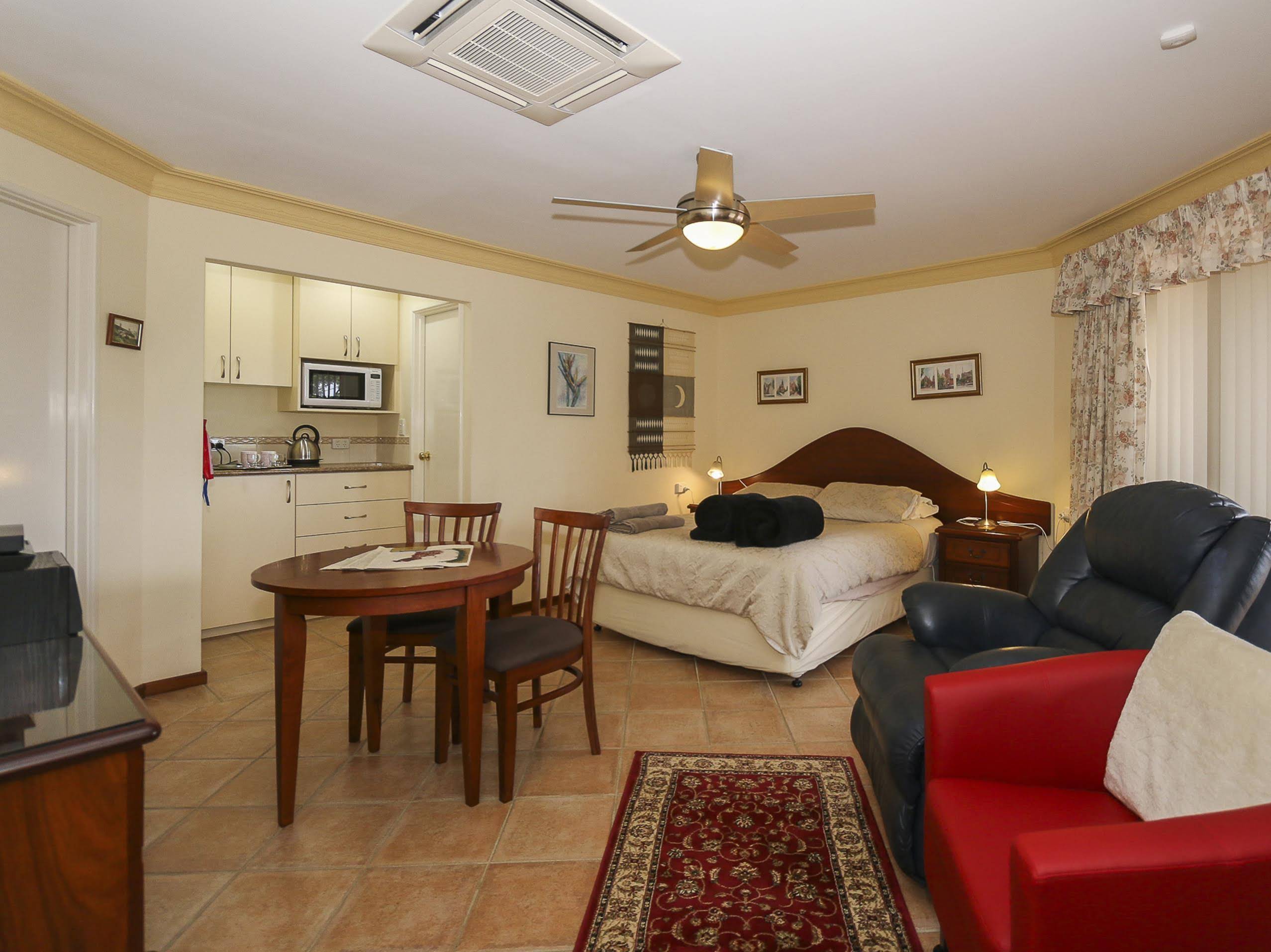 The Good Life Bed & Breakfast