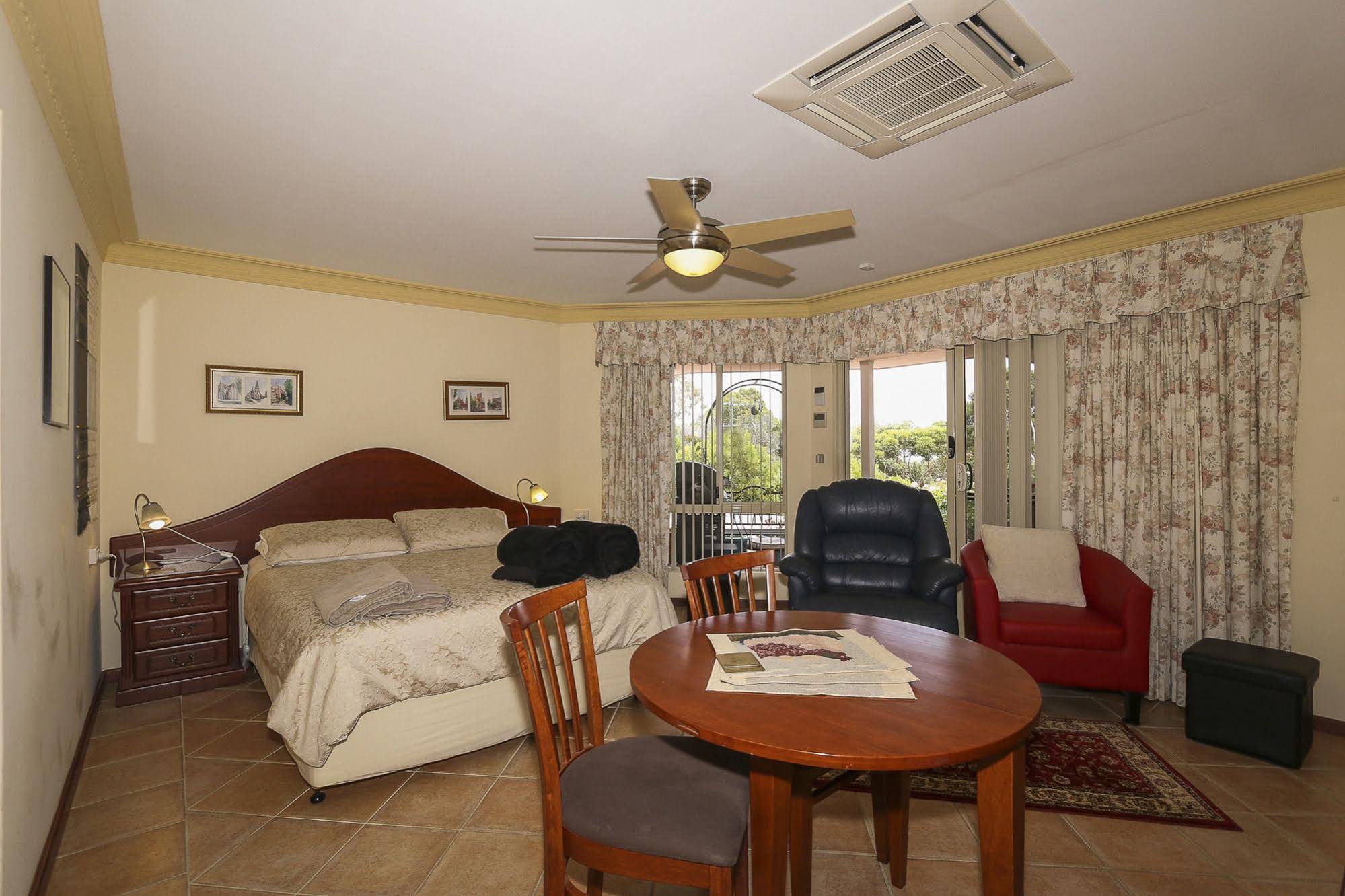 The Good Life Bed & Breakfast