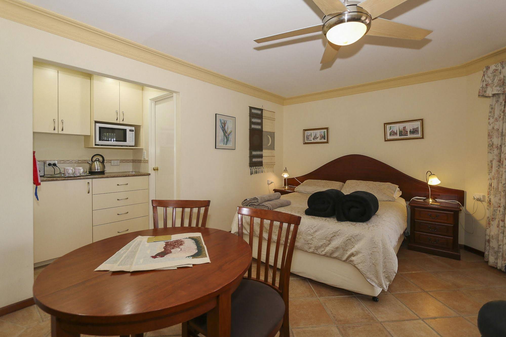 The Good Life Bed & Breakfast